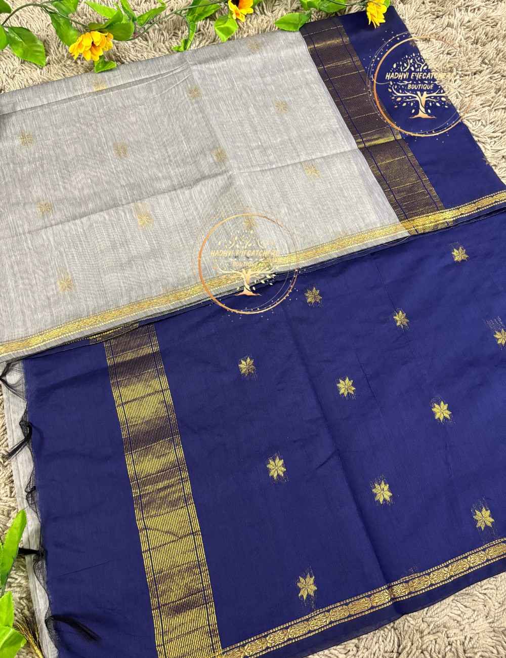 Ezhilvili-Silver Grey Semi Maheswari Silk Cotton Saree - Image 3