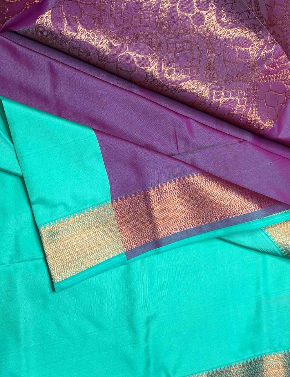 Turquoise Green Raga Soft Silk Saree with Dual-Tone Grape Pallu and Golden Motifs